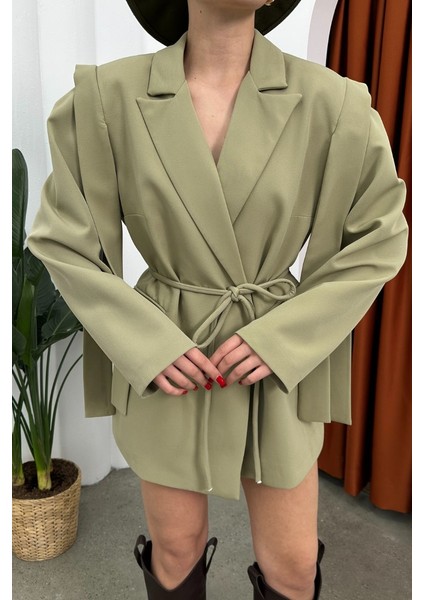 Kadın Oversize Blazer Ceket Kuşaklı Omuz Detaylı fırsatları