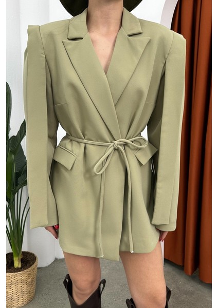 Kadın Oversize Blazer Ceket Kuşaklı Omuz Detaylı indirimleri