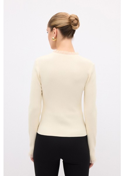 Yaka Detaylı Triko Kazak Ekru 13944610000 indirimleri