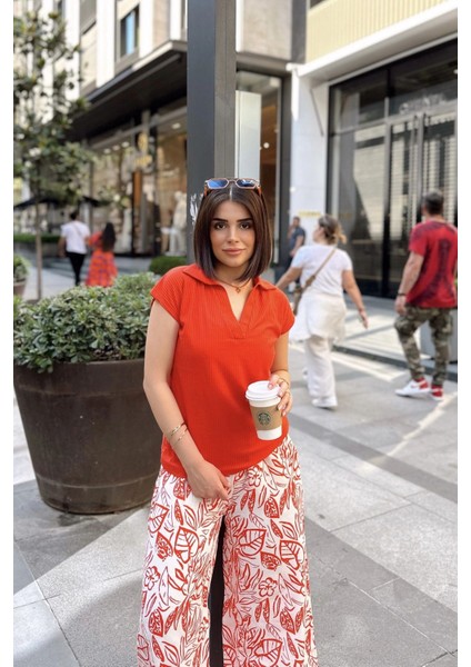 Mercan Polo Yaka, Kısa Kol, Fitilli Kaşkorşe Kumaş, Basic Kesim, Spor ve Günlük Bluz & T-Shirt fırsatları