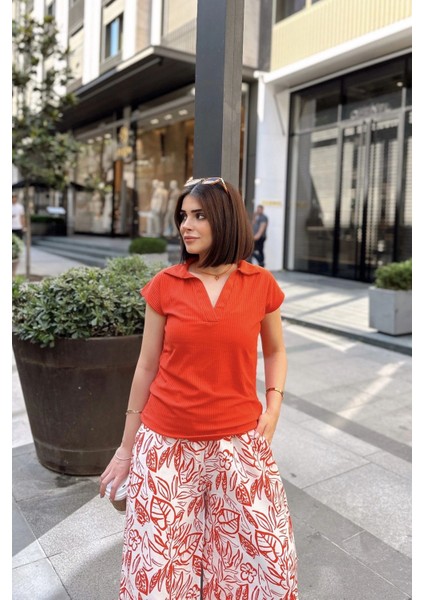 Mercan Polo Yaka, Kısa Kol, Fitilli Kaşkorşe Kumaş, Basic Kesim, Spor ve Günlük Bluz & T-Shirt indirimleri