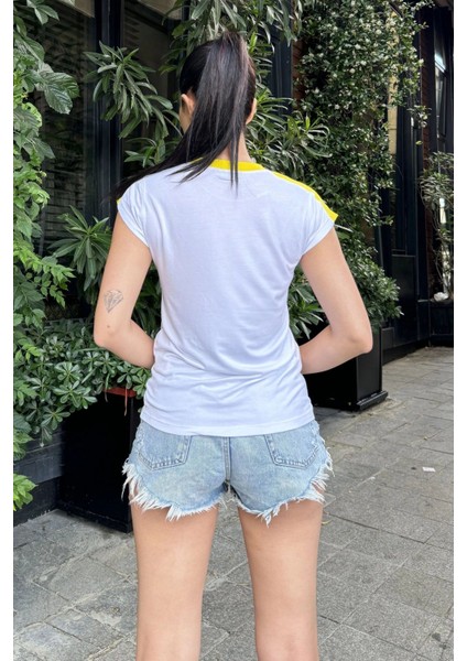 Kadın Beyaz Omuz ve Yaka Detaylı, Renk Bloklu Garnili Kısa Kol T-Shirt Bluz modelleri