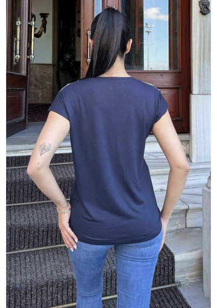 Kadın Laci V Yaka, Kısa Kol, Color Block Detaylı, Terletmez Dokulu Kumaş, Salaş Bluz, Tshirt indirimleri