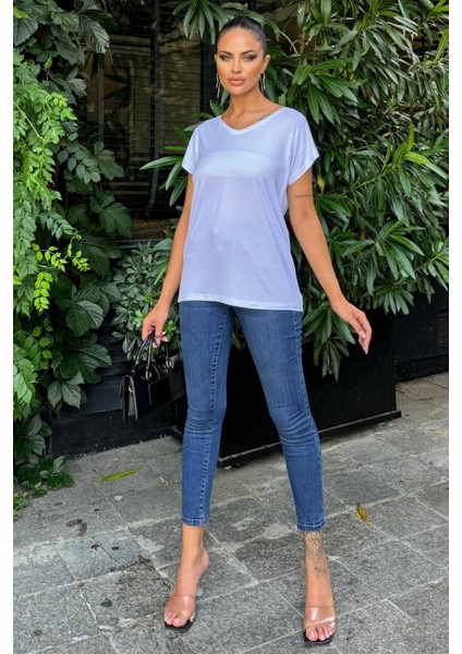 Kadın Beyaz V Yaka, Kısa Kol, Basic Model, Salaş Bluz fiyatları