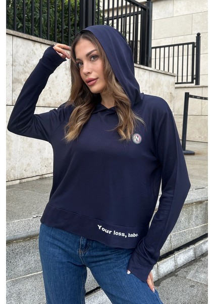 Kadın Laci Uzun Kol, Yırtmaç Detaylı, Arma ve Yazı Detaylı, Kapüşonlu Sweatshirt Bluz
