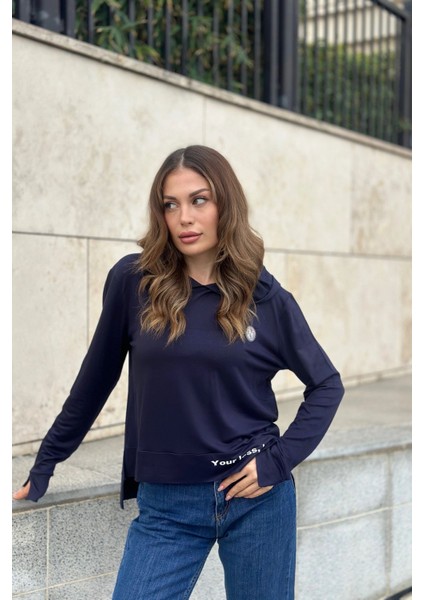 Kadın Laci Uzun Kol, Yırtmaç Detaylı, Arma ve Yazı Detaylı, Kapüşonlu Sweatshirt Bluz