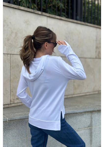 Kadın Beyaz Uzun Kol, Yırtmaç Detaylı, Arma ve Yazı Detaylı, Kapüşonlu Sweatshirt Bluz modelleri