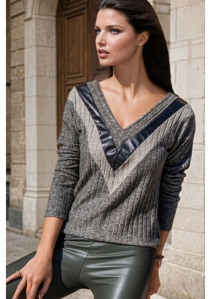 Antrasit V Yaka, Çift Şerit Detaylı, Triko Bluz