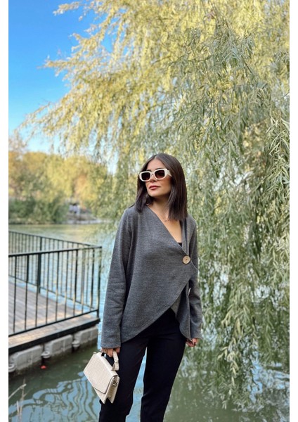 Kadın Antrasit Asimetrik Kesim, Düğmeli, Salaş Hırka Bluz fiyatları