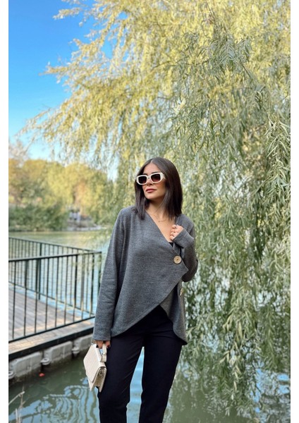 Kadın Antrasit Asimetrik Kesim, Düğmeli, Salaş Hırka Bluz modelleri