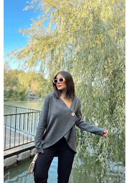 Kadın Antrasit Asimetrik Kesim, Düğmeli, Salaş Hırka Bluz fırsatları