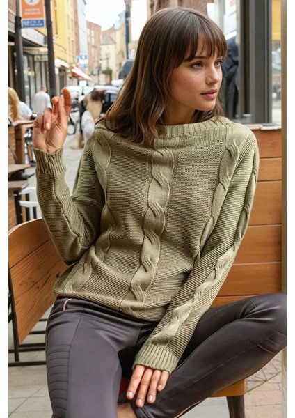 Haki Modern Kesim Örgü Desenli Yumuşak Dokulu Triko Kazak
