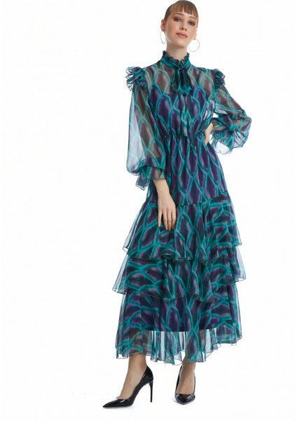 Kadın Uzun Şifon Elbise - Kat Kat Etekli - Fular Detaylı, Modern ve Hareketli Tasarım – Günlük ve Özel Gün Kullanımları Için Şık Elbise