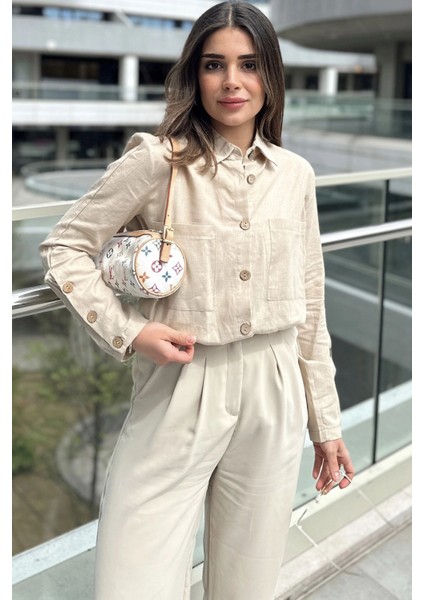 Kadın Bej Uzun Kol, Ahşap Düğme Detaylı, Arkası Pliseli, Salaş ve Uzun, Pamuklu Tunik Gömlek fırsatları