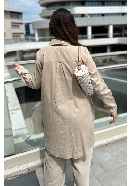 Kadın Bej Uzun Kol, Ahşap Düğme Detaylı, Arkası Pliseli, Salaş ve Uzun, Pamuklu Tunik Gömlek indirimleri
