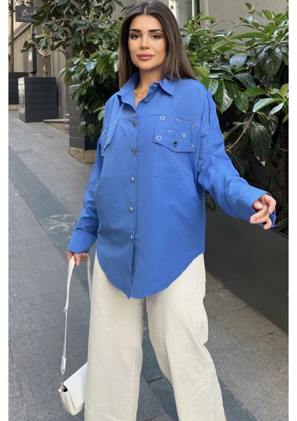 Kadın Saks Apolet ve Zımba Detaylı, Salaş Kesim, Terletmez, Poplin Gömlek