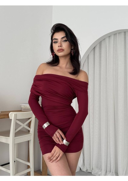Straplez Yaka Uzun Kol Mini Elbise