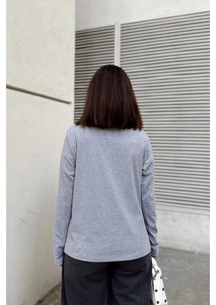Kadın Gri Polo Yaka Basic Bluz, Uzun Kol, Regular Kesim, Günlük ve Spor Kaliteli Kumaş Sweatshirt