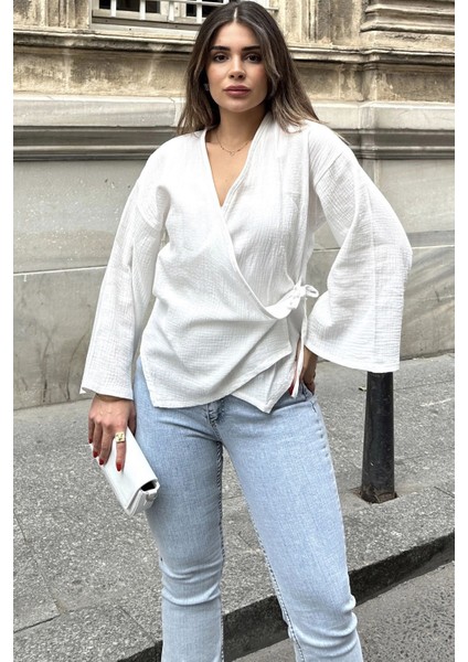 Kadın Beyaz Kruvaze Yaka, Çapraz Bağlamalı, Flare Kollu, Salaş Müslin Bluz fırsatları