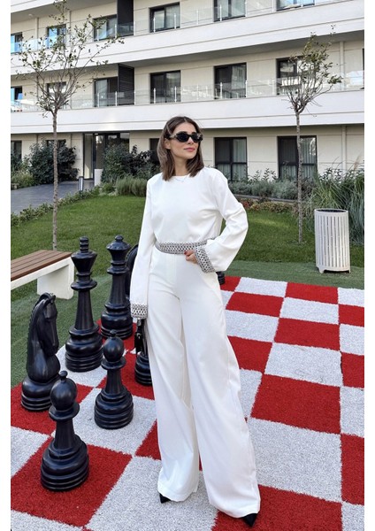 Kadın Beyaz Işleme Detaylı Bluz & Bol Paça Pantolon - Alt & Üst Takım indirimleri