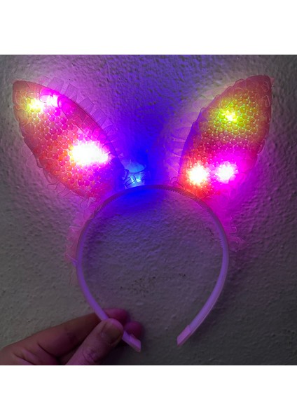 Kenarları Dantelli Pembe Pullu Payetli LED Işıklı Tavşan Kulak Taç 23 x 19 cm (4744)