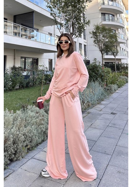 Kadın Pudra Yuvarlak Yaka Sweatshirt & Bol Paça Beli Lastikli Pantolon - Rahat Alt & Üst Takım indirimleri
