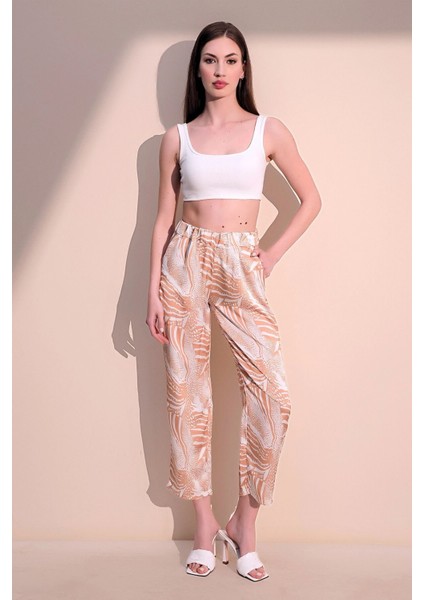 Kadın Bej Rahat Saten Beli Lastikli Safari Desenli Pantolon modelleri