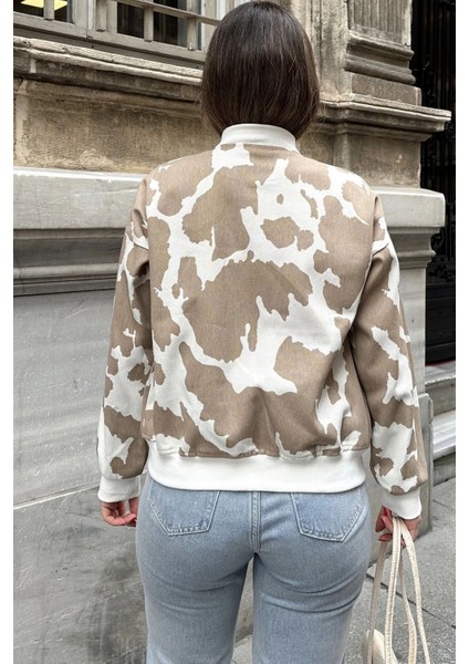 Kadın Bej Desenli Gabardin Kumaş, Rahat Kesim, Kapaklı Cepli, Bomber Ceket indirimleri