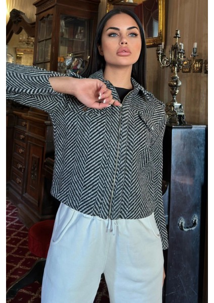 Siyah Balıksırtı Desenli, Fermuarlı, Kısa Kaşe Ceket fırsatları