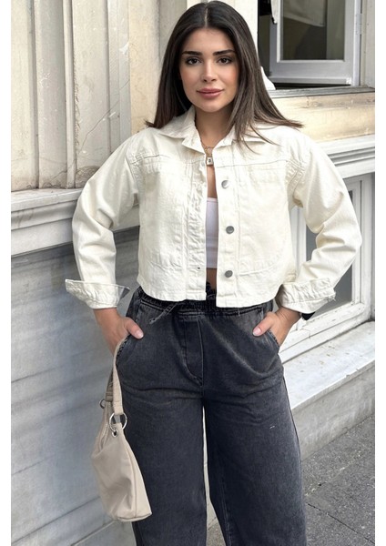 Kadın Ekru Crop Kesim, Düğmeli, Rahat Kalıp, Gabardin Ceket