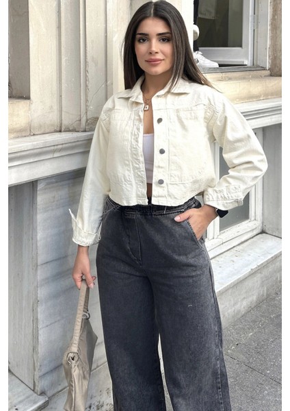 Kadın Ekru Crop Kesim, Düğmeli, Rahat Kalıp, Gabardin Ceket
