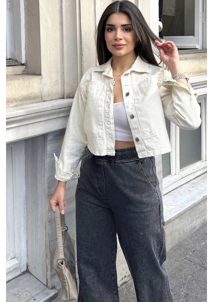 Kadın Ekru Crop Kesim, Düğmeli, Rahat Kalıp, Gabardin Ceket