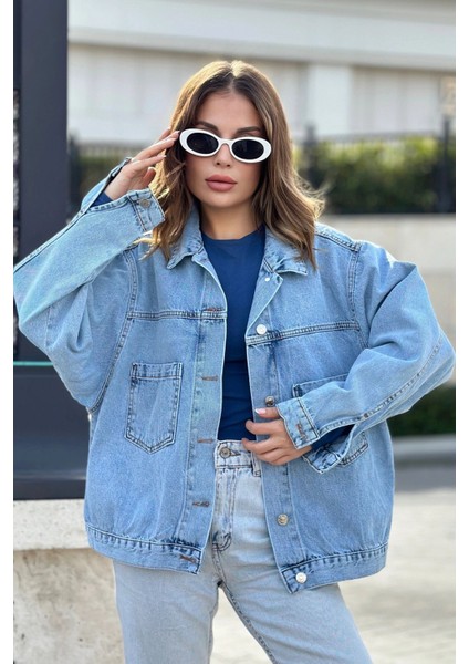 Kadın Buz Mavi Apaş Yaka, Çift Cepli, Kaliteli Jeans Kumaş, Salaş Kot Ceket