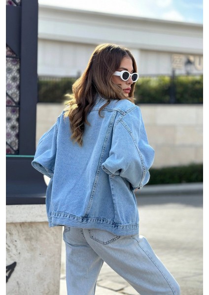 Kadın Buz Mavi Apaş Yaka, Çift Cepli, Kaliteli Jeans Kumaş, Salaş Kot Ceket fırsatları