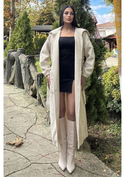 Ekru Cepli, Balon Kol, Kemerli, Kalın Örgü Triko, Uzun Kaban modelleri