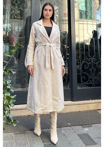 Ekru Kruvaze Yaka, Çift Cepli, Beli Kemerli, Uzun Balıksırtı Kaşe Kaban (Astarsız)