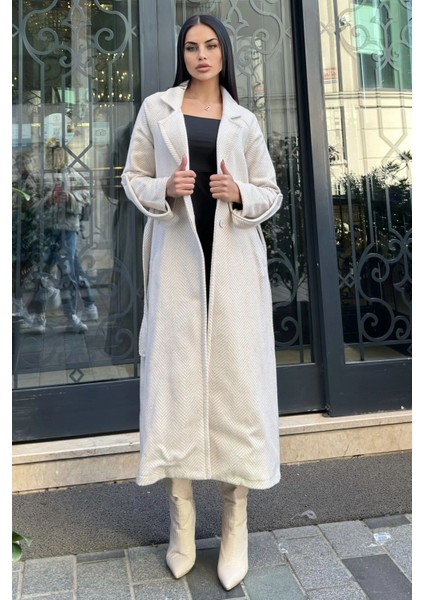 Ekru Kruvaze Yaka, Çift Cepli, Beli Kemerli, Uzun Balıksırtı Kaşe Kaban (Astarsız) modelleri