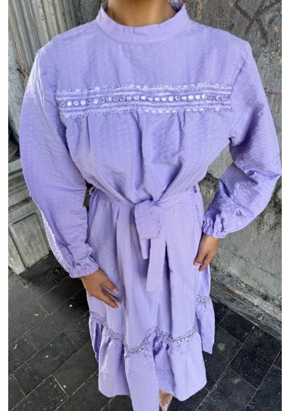 Lila Kuşaklı, Dantel Detaylı, Maksi Lotus Elbise fiyatları