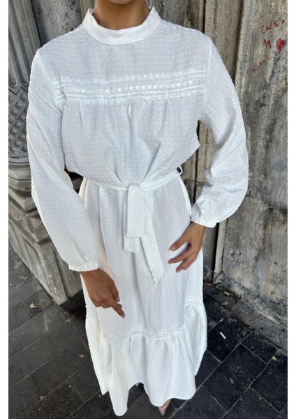 Beyaz Kuşaklı, Dantel Detaylı, Maksi Lotus Elbise fiyatları