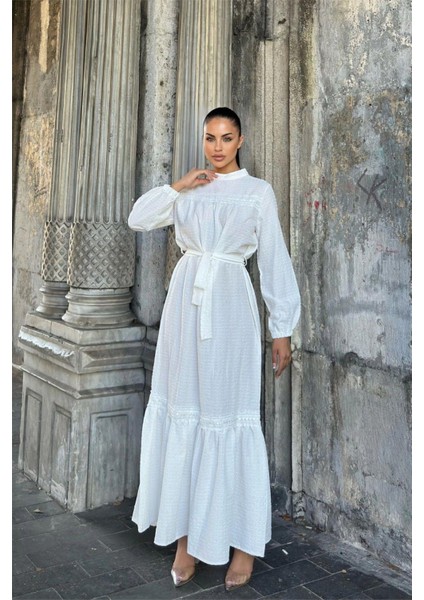 Beyaz Kuşaklı, Dantel Detaylı, Maksi Lotus Elbise fırsatları