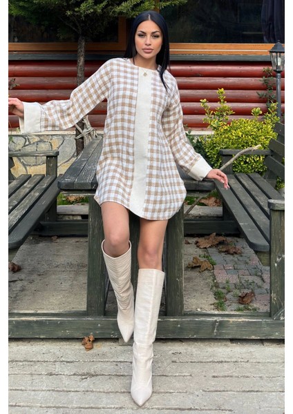 Vizon Kare Desenli Şanel Kumaş, Geniş Manşet Detaylı, Salaş Midi Elbise fiyatları