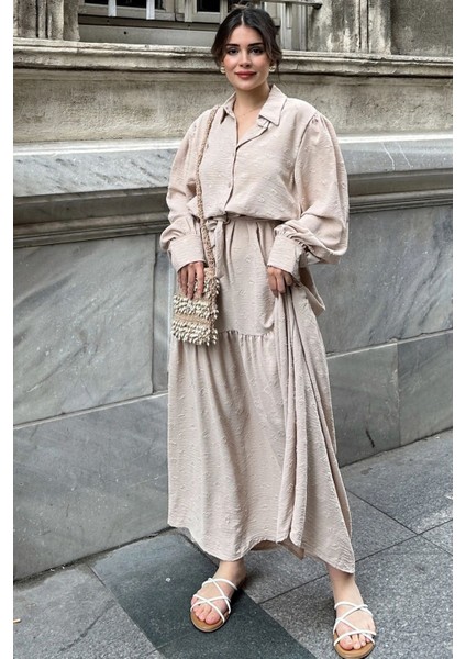 Kadın Bej Dokulu Kumaş, Beli Kuşaklı, Balon Kol, A Kesim, Vintage Maksi Elbise - Tesettüre Uygun fırsatları