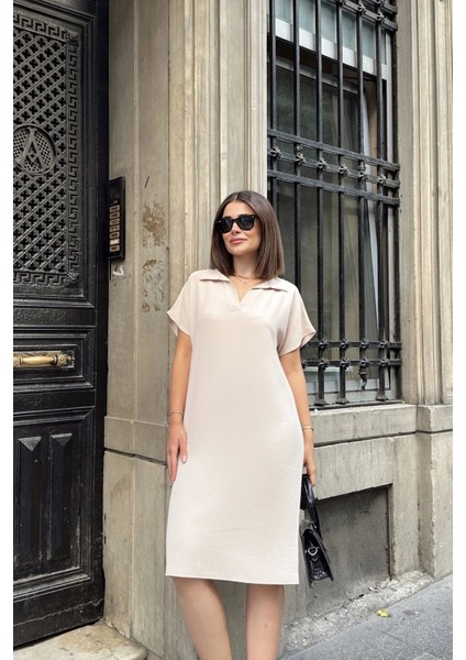 Bej Kısa Kol, Polo Yaka, Dokulu Kumaş, Basic Kalıp/kesim, Aerobin Rahat Midi Elbise modelleri