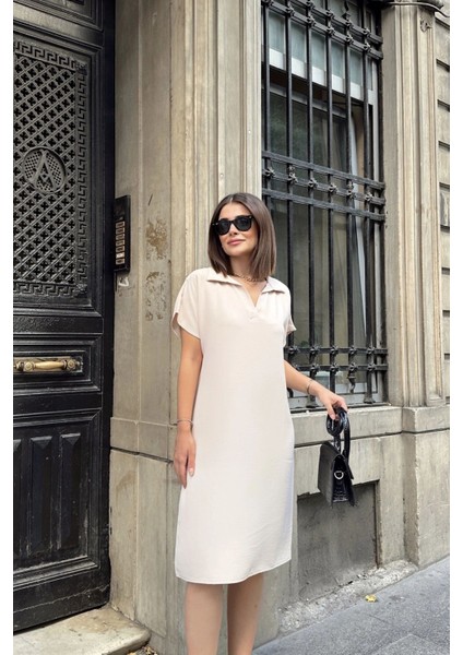 Bej Kısa Kol, Polo Yaka, Dokulu Kumaş, Basic Kalıp/kesim, Aerobin Rahat Midi Elbise fırsatları