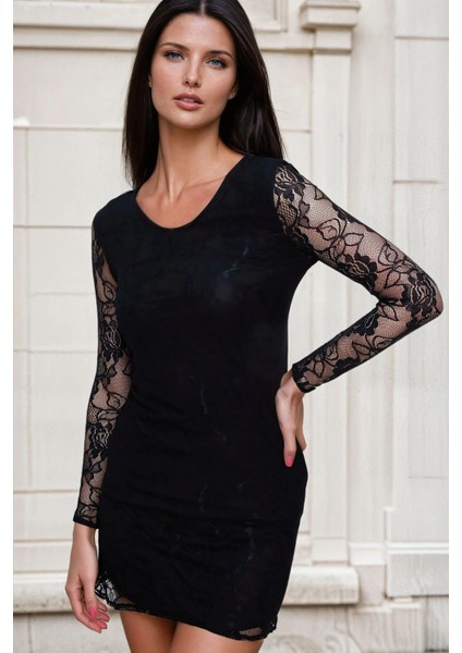 Siyah V Yaka, Dantel Detaylı, Mini Boy Elbise