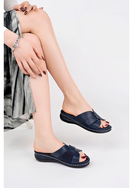 Kadın Lacivert Deri Kemik Çıkıntısı Terlik fiyatları