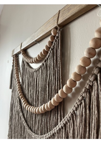 Boho Şık Makrome Duvar Süsü, Modern ve Iskandinav Tarzı Ev Aksesuarı - Ahşap Boncuklu El Yapımı Özel Tasarım indirimleri