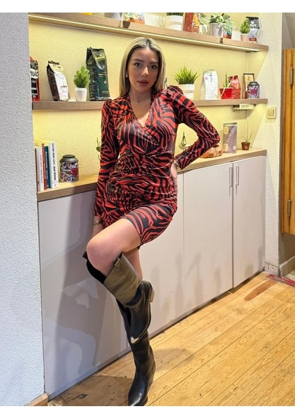 Kadın Uzun Kollu Kruvaze Yaka Ön Kısım Büzgülü Zebra Desen Dalgıç Elbise
