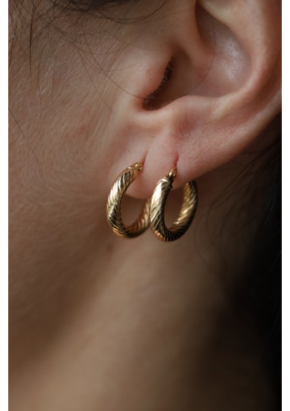 14 Ayar Altın Desenli Halka Küpe modelleri