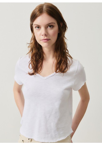 V Yaka Düz Beyaz Kadın T-Shirt SON02AGE25_BLANC fiyatları